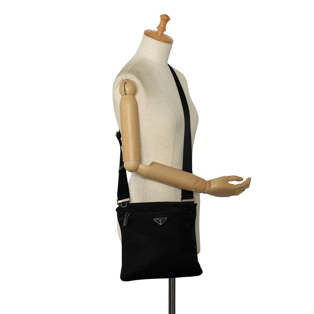 Pre-Owned Authenticated Prada Tessuto Crossbody Nylon Fabric Black Crossbody Bag Unisex (Good)
