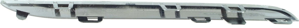 C300 15-18/C400 15-15 GRILLE MOLDING LOWER LH, Chrome, w/o Luxury Package, Sedan - CAPA